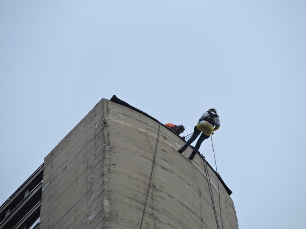 Karen from USB2U abseils down the Northampton Lift Tower